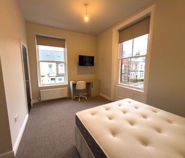 8 bedroom terraced house to rent - Photo 1