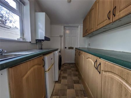 3 bedroom terraced house to rent - Photo 2