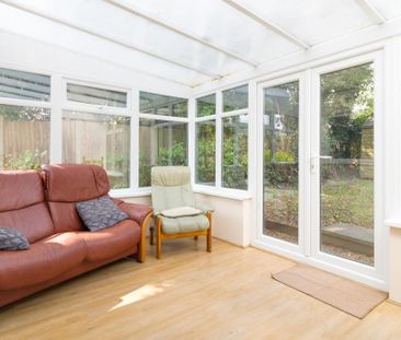 4 bedroom semi-detached house to rent - Photo 2