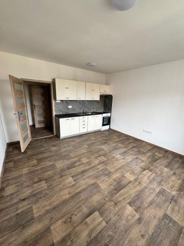 Pronájem bytu 2+kk 45 m2 - Fotografie 2