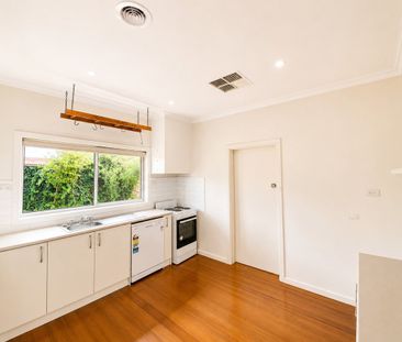 4 Bedroom Home Centrally Located - Photo 6