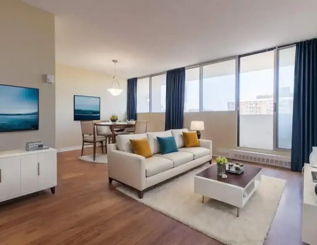 Wentworth Arms | 525 Wentworth Avenue, Ottawa - Photo 1