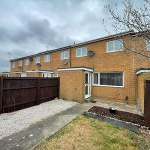 3 bed terraced house to rent in Eastbourne Parade, Hebburn, NE31 - Photo 2