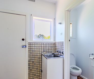 33 Old Lilydale Road, Ringwood East VIC 3135 - House For Rent | Domain - Photo 5