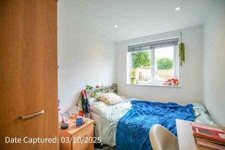 12a Lilac Avenue - Photo 3