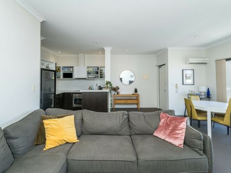 Private paradise in Inglewood - Photo 2