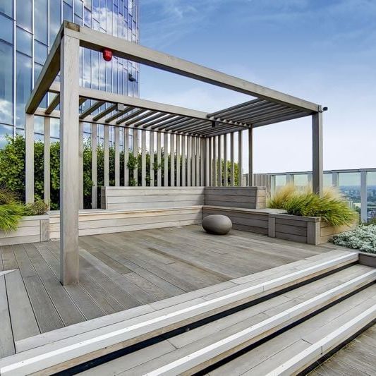 Manhattan Loft Gardens, 20 International Way, London - Photo 1