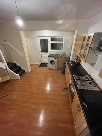 2 Bed End Terrace, Marlsford Street, L6 - Photo 5