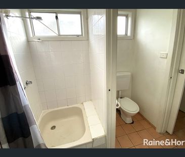 1-bedroom flat in great location - Photo 5