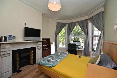Room 3, 9 Eglantine Avenue, Belfast, BT9 6DW - Photo 2