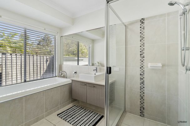 BEAUTIFUL MODERN TWO BEDROOM FURNISHED GRANNY FLAT - Photo 1