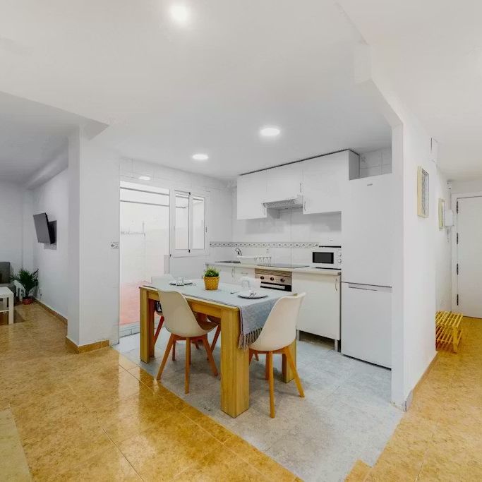 Carrer de Sant Joan de Déu, Valencia, Valencian Community 46011 - Photo 1