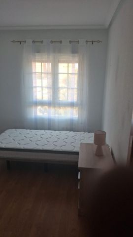 Piso de alquiler en Ensanche - Photo 2