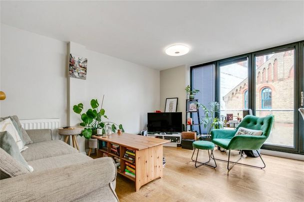 2 bedroom flat to rent - Photo 1