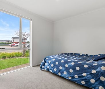 Modern & Stylish Ramarama Living - Photo 3