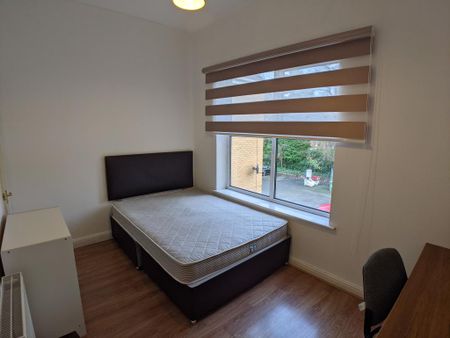 2 bedroom flat to rent - Photo 5