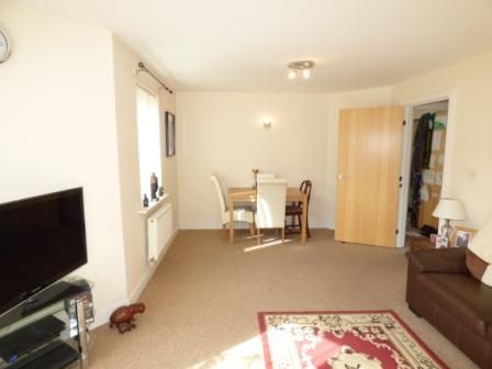 2 bedroom ground floor flat to rent - Photo 5