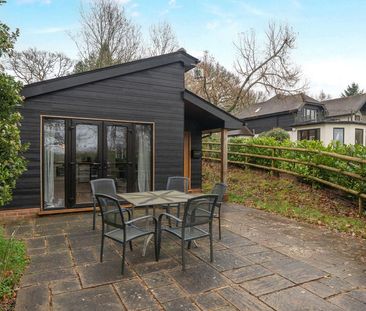 Churt Road, Churt, Farnham, Surrey, GU10 - Photo 5