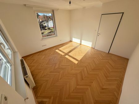 Helle, frisch sanierte 3-Zimmer-Wohnung (ca. 61 m²) inkl. moderner Einbauküche & Parkplatz - Photo 4