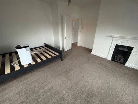 3 bedroom maisonette to rent - Photo 4