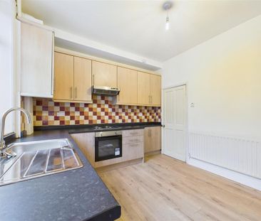 4 bedroom house to rent - Photo 3