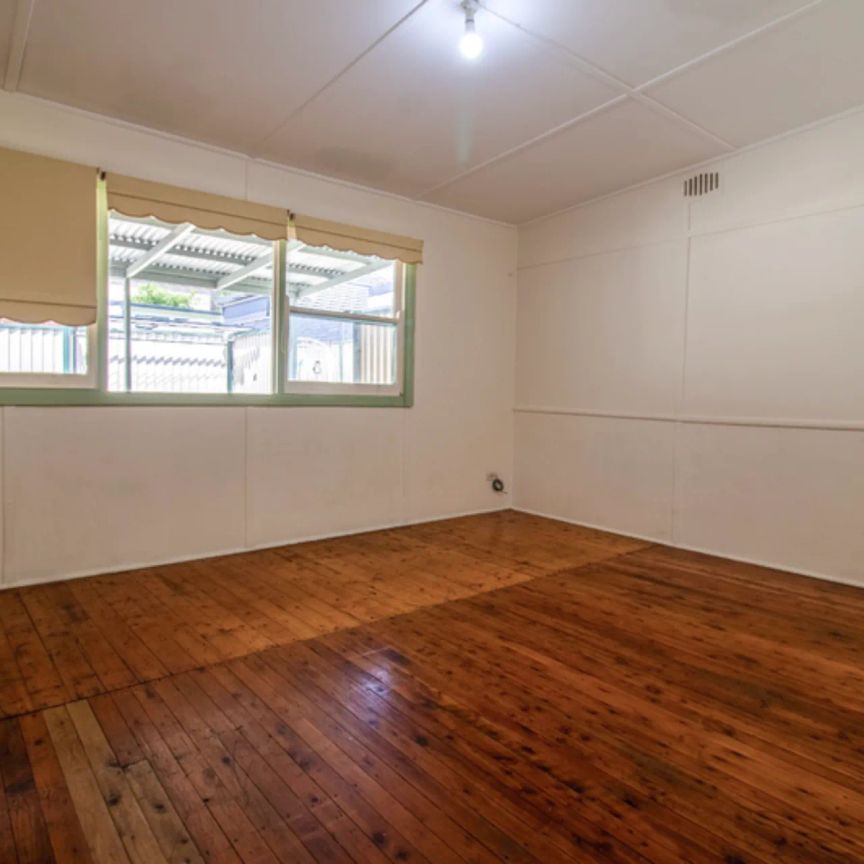 69 Beaconsfield Street, Bexley. - Photo 1