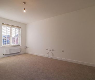 3 bedroom semi-detached house to rent - Photo 4