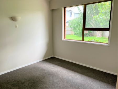 4 Bedroom - Buckland Road, Mangere East - Photo 2