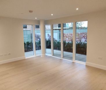 2 Bed Flat, Cottam House, SE3 - Photo 3