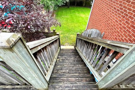 For Lease - 909 Stonehaven Avenue, Newmarket, Ontario - Photo 2