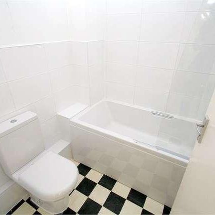 Gresham Road, Staines-upon-thames, TW18 - Photo 1