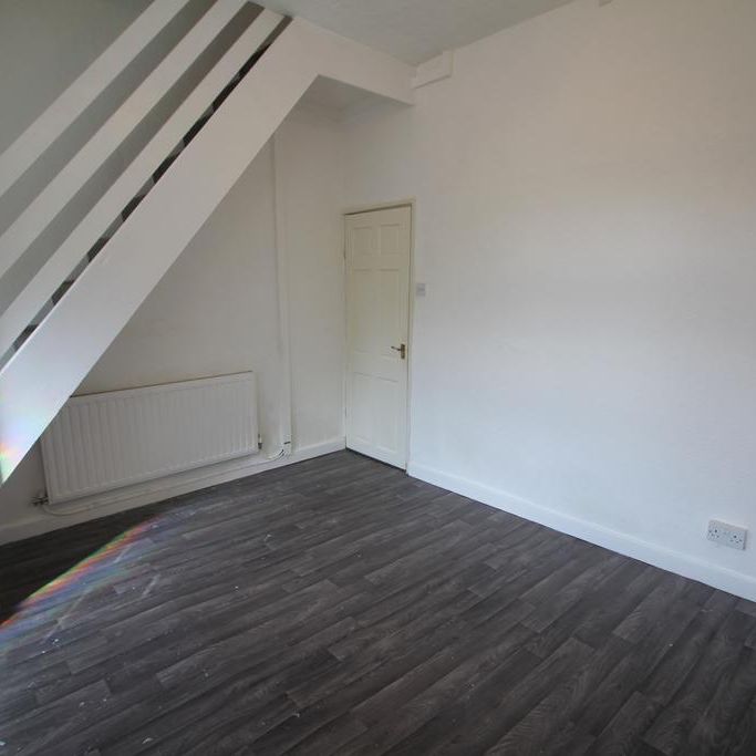 2 bedroom end of terrace house to rent - Photo 1