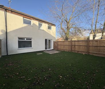 3 bedroom end of terrace house to rent - Photo 2