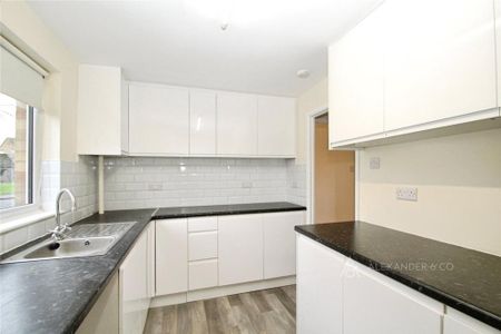 2 bedroom flat to rent - Photo 3