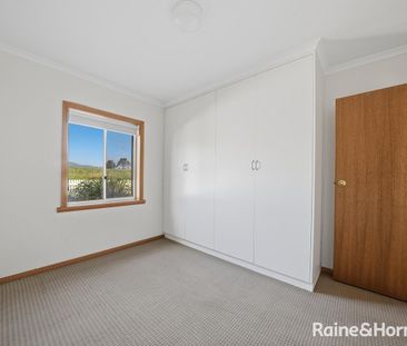 Three bedroom Home - Photo 3
