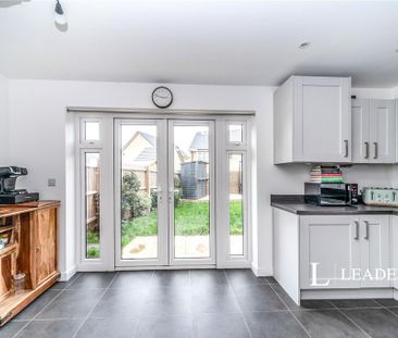 3 bedroom semi-detached house to rent - Photo 5