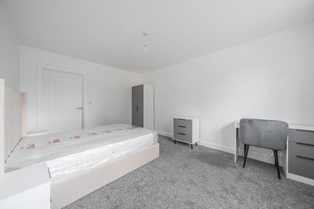1 bedroom in a house share to rent - Photo 4