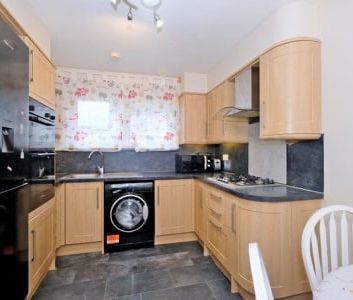 3 Bed Terraced House, Rowan Road, AB16 - Photo 5