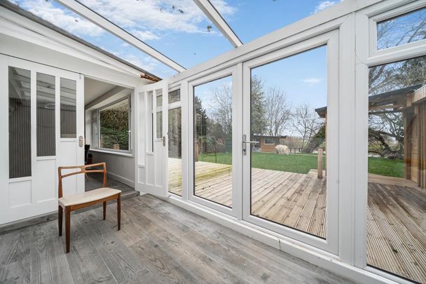 3 bedroom detached bungalow to rent - Photo 1