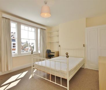 5 bedroom end of terrace house to rent - Photo 4