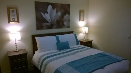 Apartment 16, Custom House Apt, 2 - Photo 4