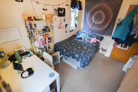 4 Bed Terraced House, Gerald Road, M6 - Photo 3