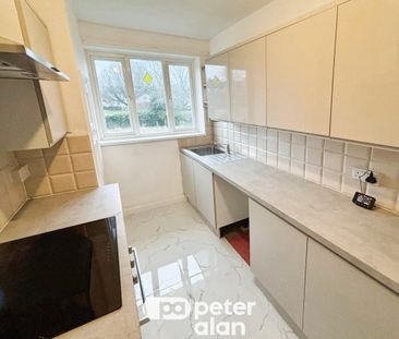 Park Avenue, Rogerstone, NEWPORT - Photo 3