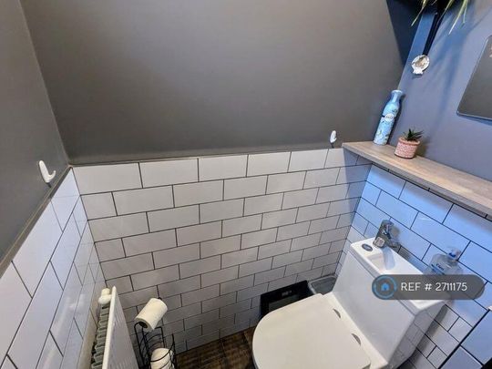 2 bedroom semi-detached house to rent - Photo 1