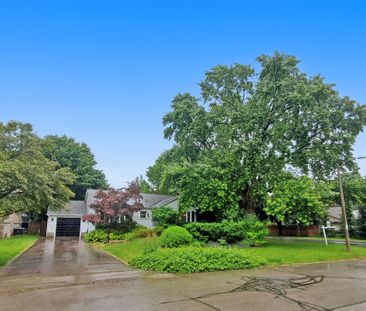 For Lease - 925 Kingsway Drive Unit# Main, Burlington, Ontario - Photo 1