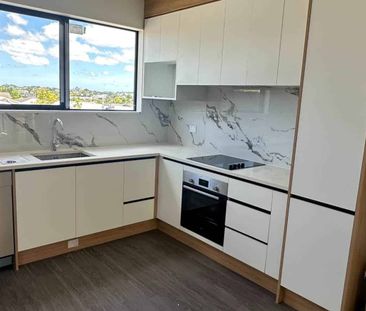 BRAND NEW - Pukekohe! - Photo 3
