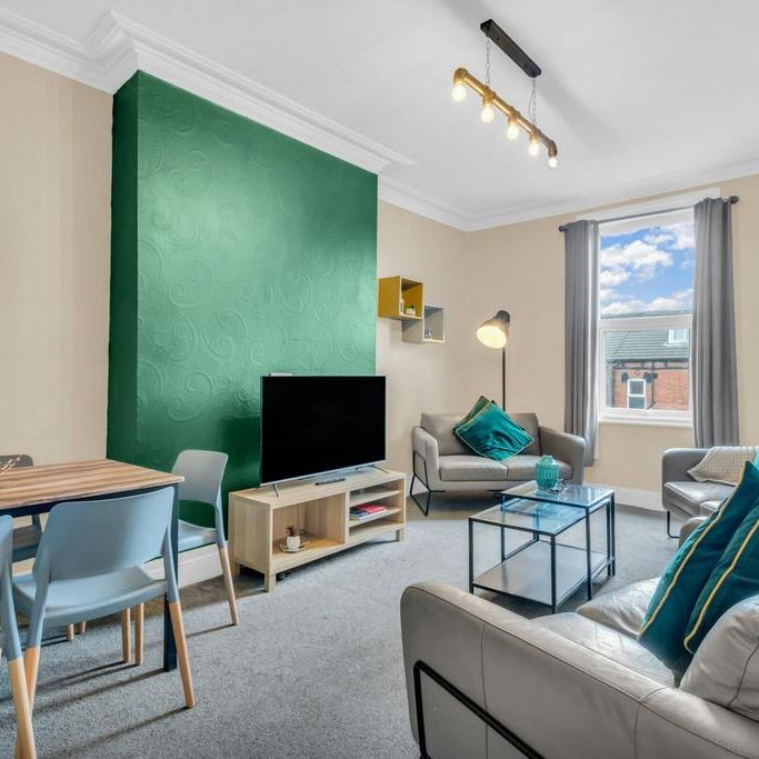 6 bedroom flat to rent - Photo 1