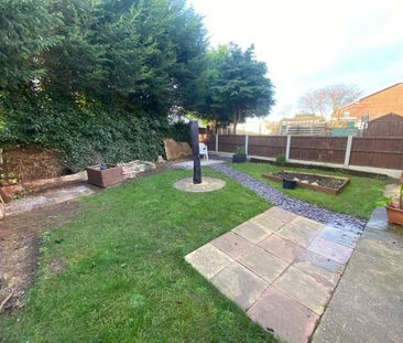 3 bedroom semi-detached house to rent - Photo 2