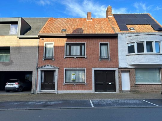 RUIME RIJWONING MET TUIN EN GARAGE IN HARTJE PITTEM - Photo 1