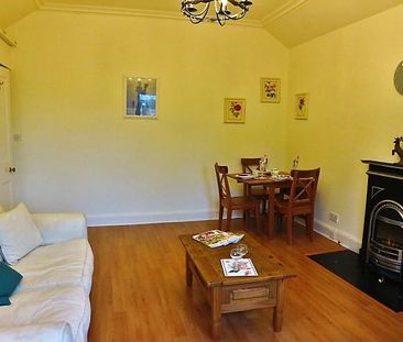 2 bedroom flat to rent - Photo 3